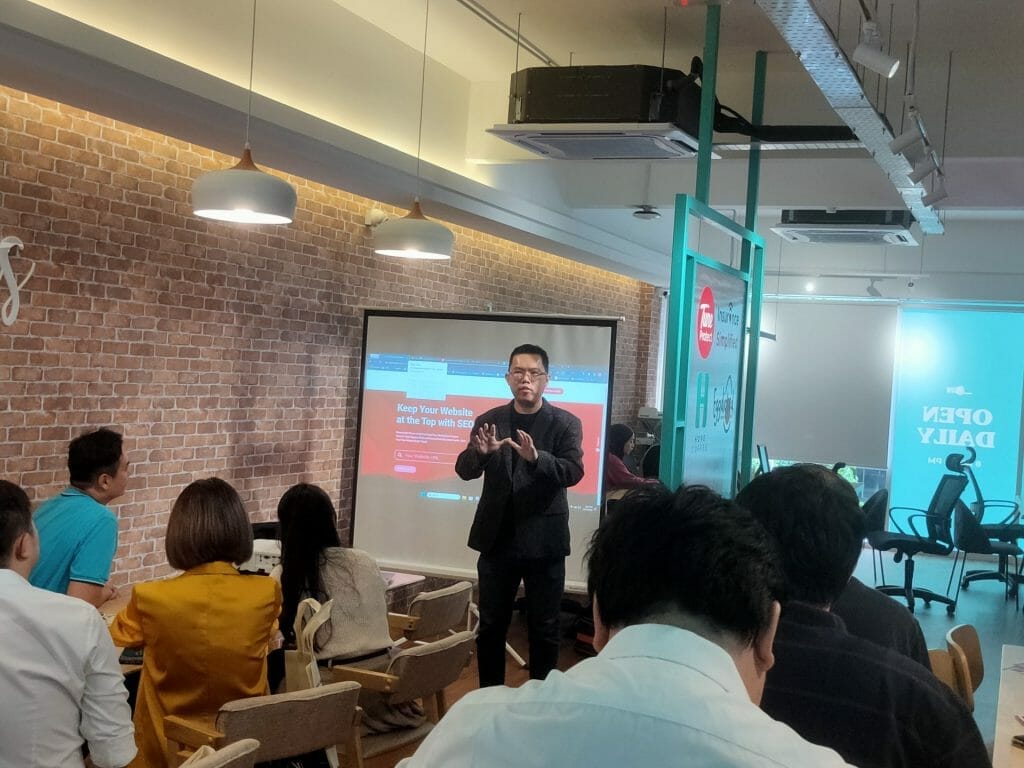 Business Networking and Sharing Event: BigDomain-Tune Protect Collaboration 1 Business Networking and Sharing Event: BigDomain-Tune Protect Collaboration 1