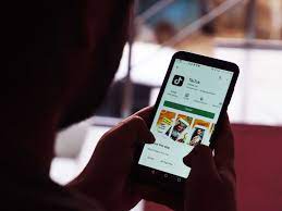 YouTube's 'For You' Feed: Embracing the TikTok Wave 1 YouTube's 'For You' Feed: Embracing the TikTok Wave 1
